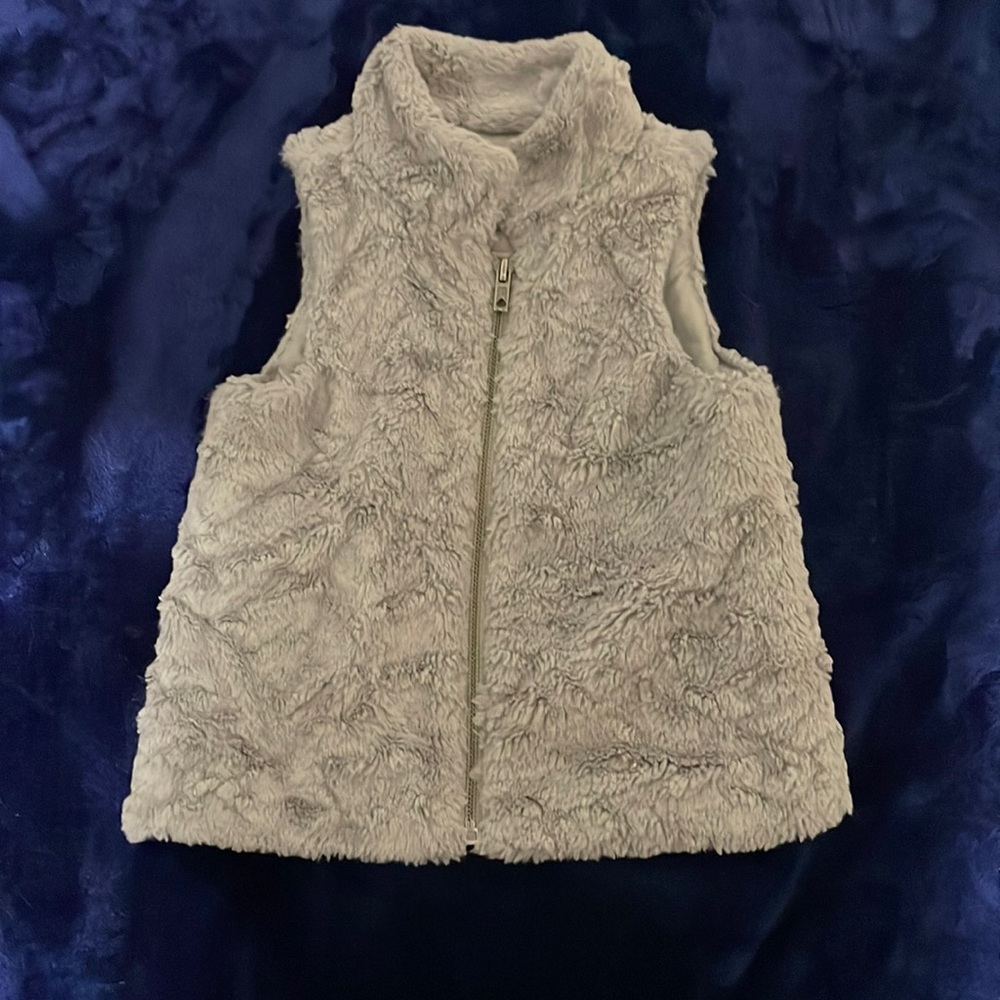 Toddler Girls Faux Gray Vest size 4